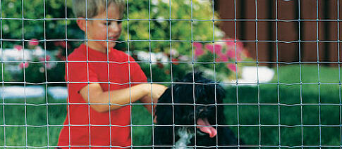 Red Brand Yard Kennel fence 2"x2" mesh