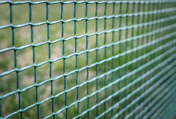 What's the Difference Between Welded Wire Fencing and Woven Wire